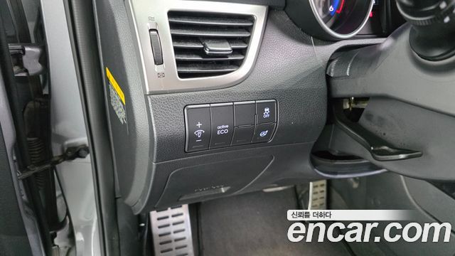 Hyundai i30 2012 — photo 20