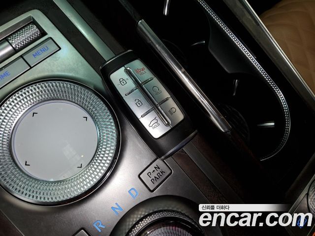Genesis GV80 2022 — photo 17