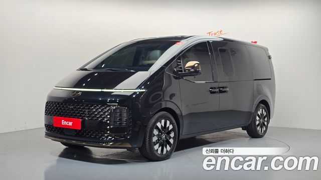 Hyundai Staria 2025 — photo 1
