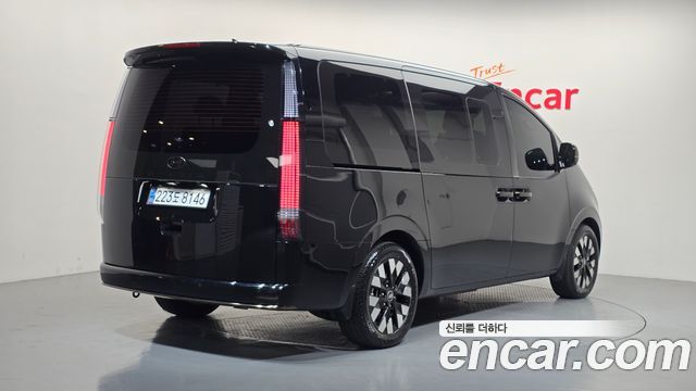 Hyundai Staria 2025 — photo 2