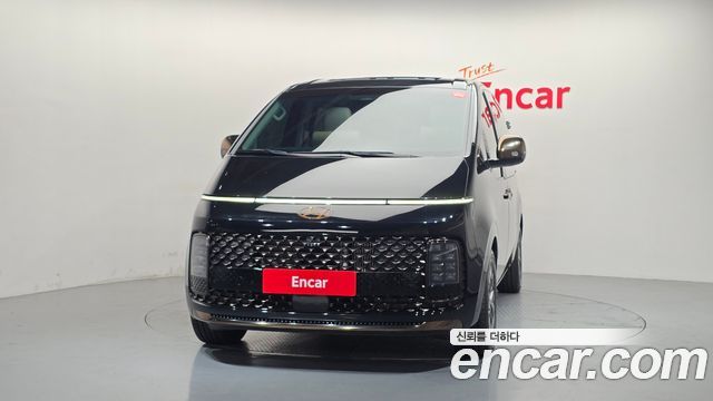 Hyundai Staria 2025 — photo 3