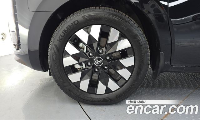 Hyundai Staria 2025 — photo 5