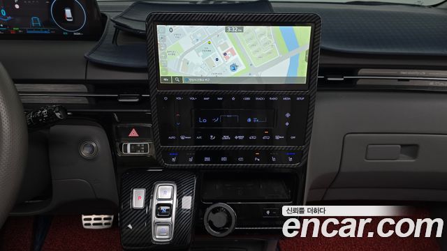 Hyundai Staria 2025 — photo 19