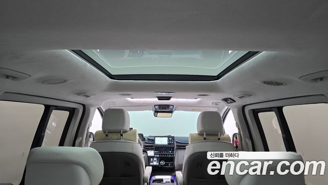 Hyundai Staria 2025 — photo 23