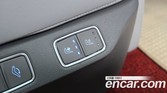 Hyundai Staria 2025 — photo 25