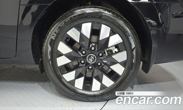 Hyundai Staria 2025 — photo 7