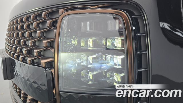 Hyundai Staria 2025 — photo 8