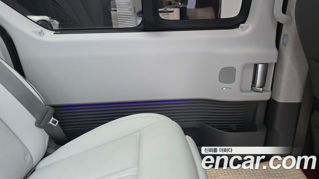 Hyundai Staria 2025 — photo 15