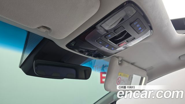 Hyundai Staria 2025 — photo 28