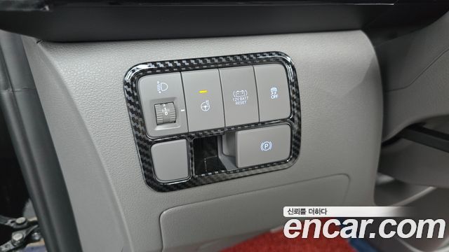 Hyundai Staria 2025 — photo 30