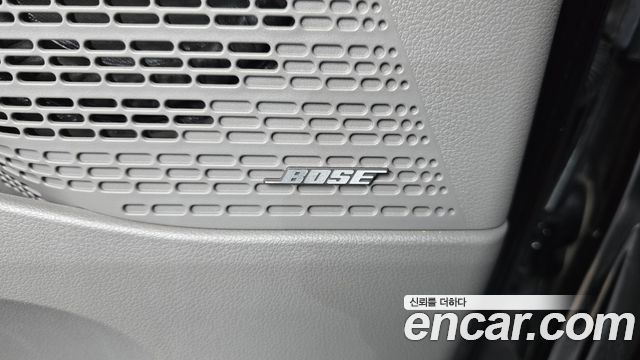 Hyundai Staria 2025 — photo 32