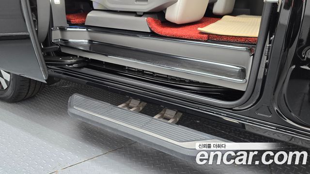 Hyundai Staria 2025 — photo 33