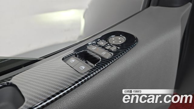 Hyundai Staria 2025 — photo 34