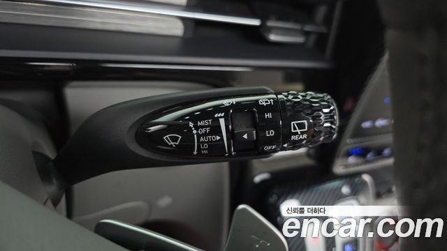 Hyundai Staria 2025 — photo 36