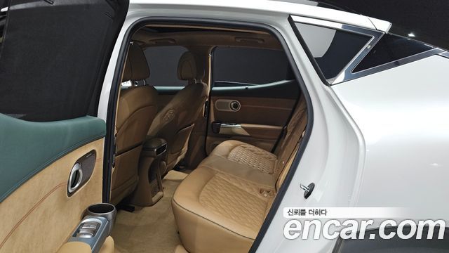 Genesis GV60 2022 — photo 18