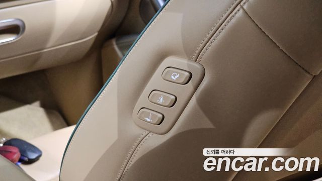 Genesis GV60 2022 — photo 30