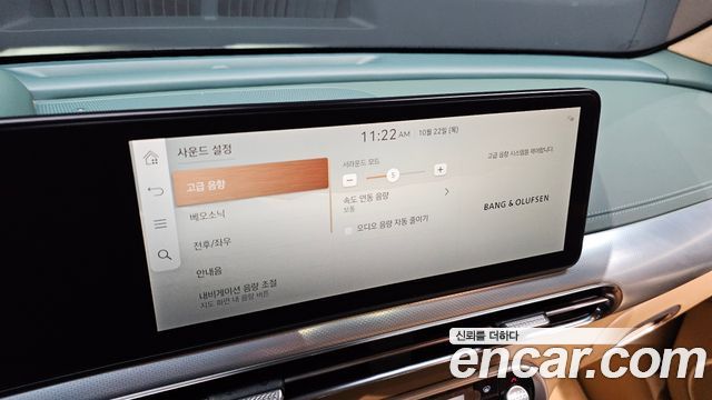 Genesis GV60 2022 — photo 33