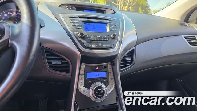 Hyundai AVANTE 2014 — photo 12
