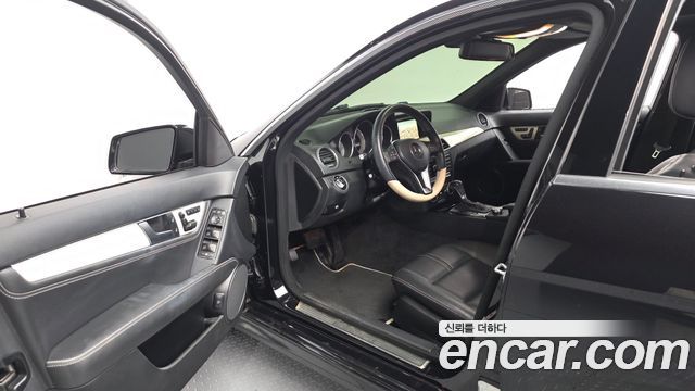 Mercedes-Benz C-Class 2013 — photo 13