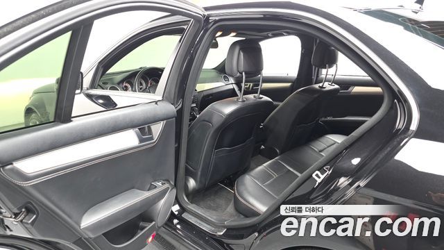 Mercedes-Benz C-Class 2013 — photo 16