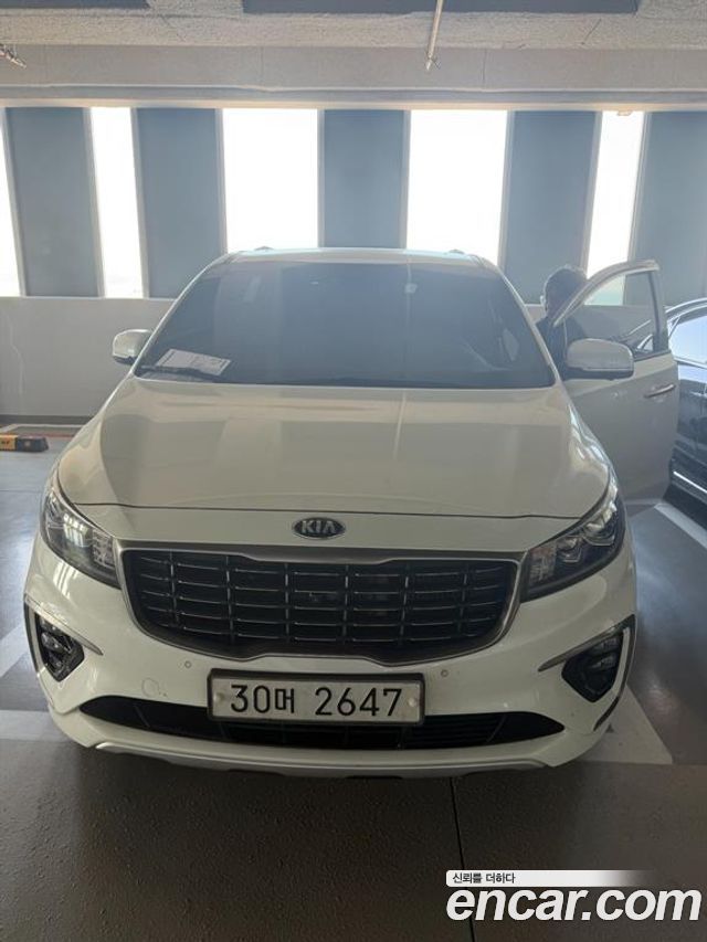 Kia Canival 2019 — photo 1
