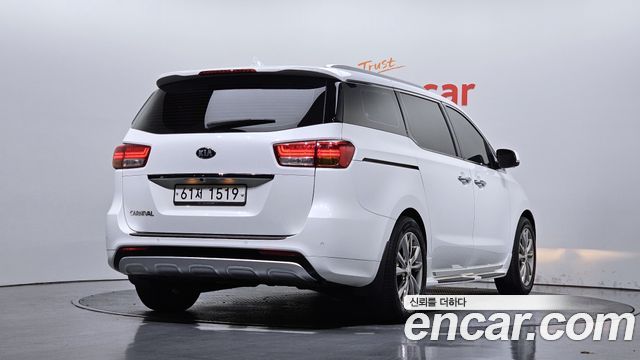Kia Canival 2018 — photo 2