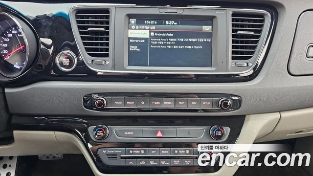 Kia Canival 2018 — photo 20