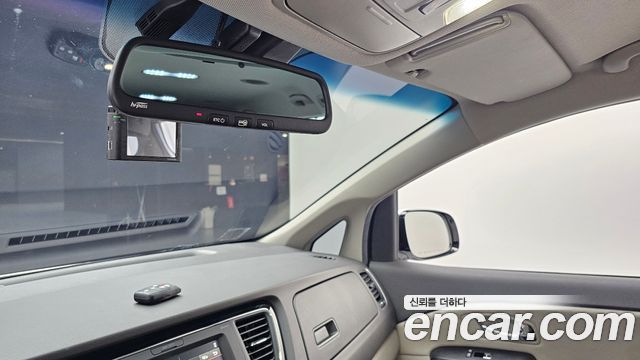 Kia Canival 2018 — photo 25