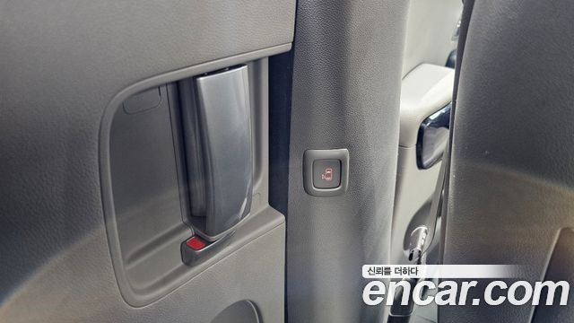 Kia Canival 2018 — photo 32