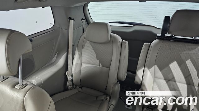 Kia Canival 2018 — photo 33