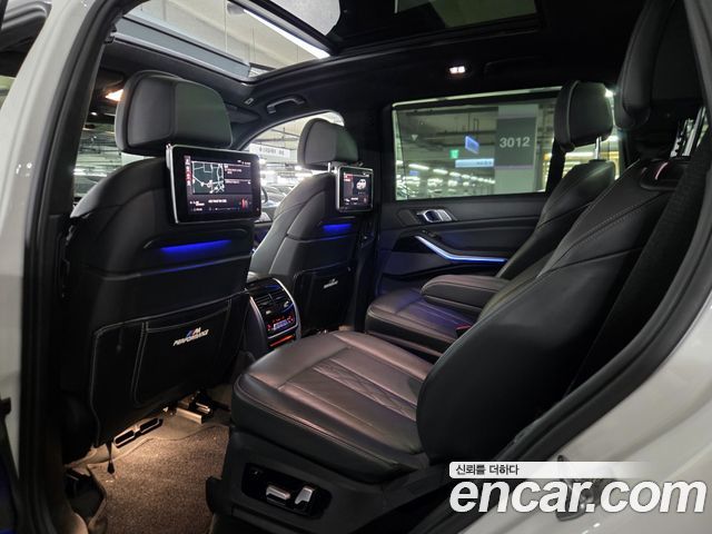 BMW X7 2022 — photo 17