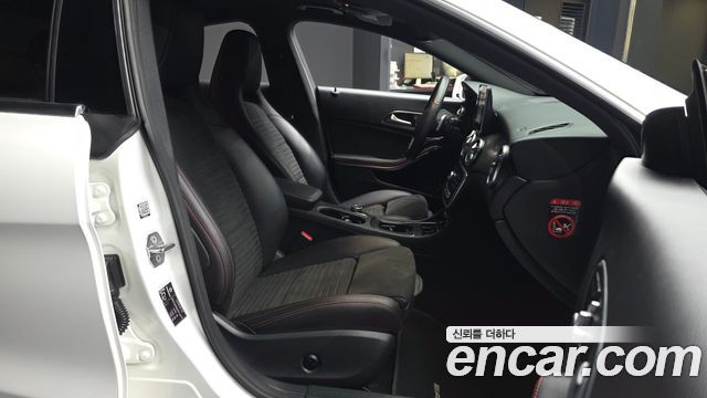 Mercedes-Benz CLA-Class 2019 — photo 17