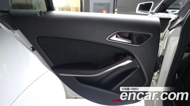 Mercedes-Benz CLA-Class 2019 — photo 15