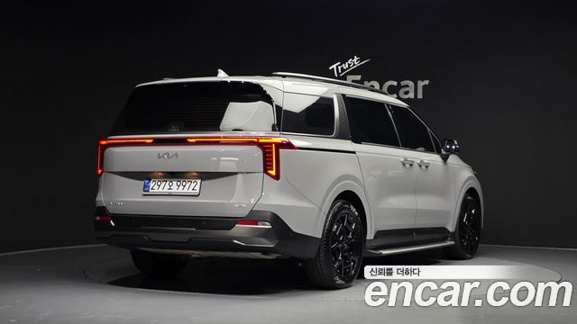 Kia Canival 2025 — photo 2