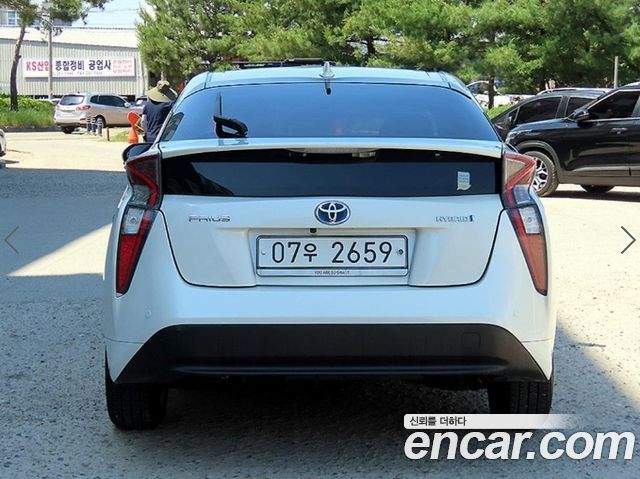 Toyota Prius 2018 — photo 4