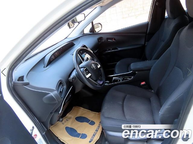Toyota Prius 2018 — photo 5