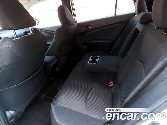 Toyota Prius 2018 — photo 6