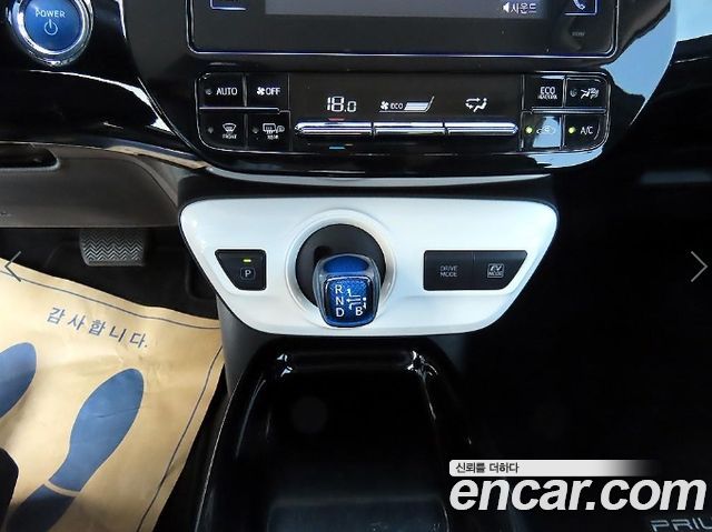 Toyota Prius 2018 — photo 10
