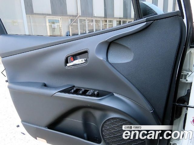 Toyota Prius 2018 — photo 11