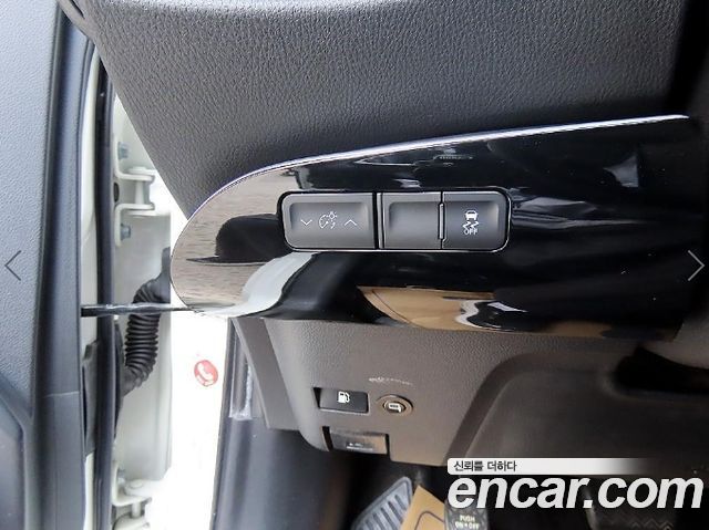 Toyota Prius 2018 — photo 12