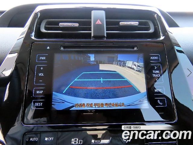 Toyota Prius 2018 — photo 13