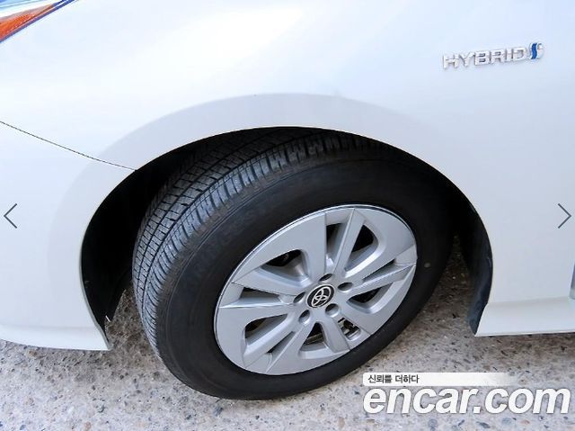 Toyota Prius 2018 — photo 18