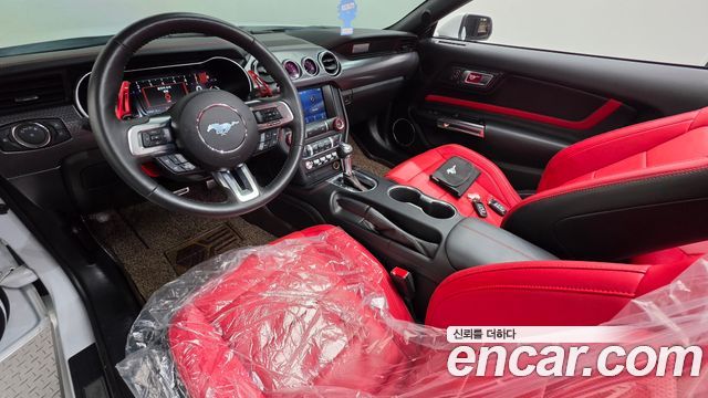 Ford Mustang 2022 — photo 10