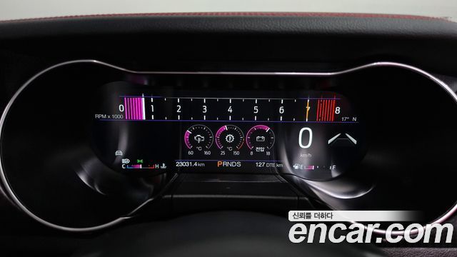 Ford Mustang 2022 — photo 11