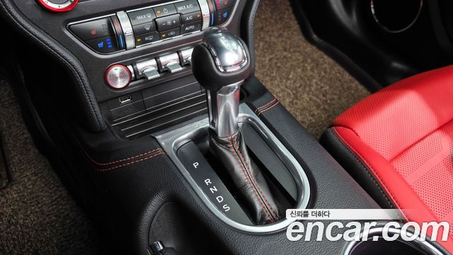 Ford Mustang 2022 — photo 12