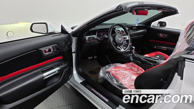 Ford Mustang 2022 — photo 13