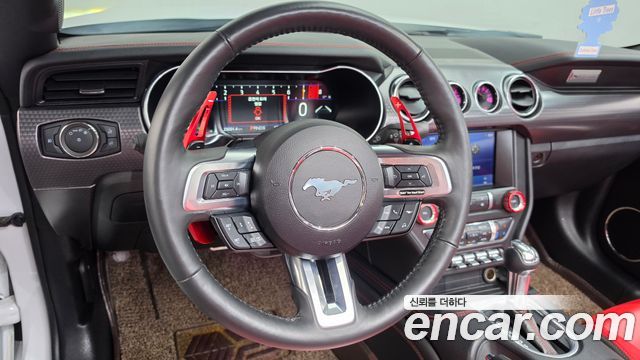 Ford Mustang 2022 — photo 18