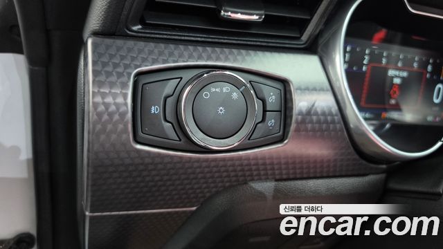 Ford Mustang 2022 — photo 27