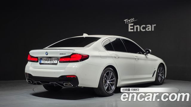 BMW 5-Series 2023 — photo 2