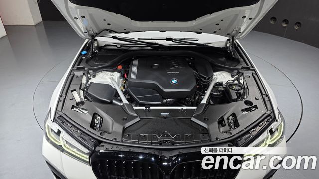 BMW 5-Series 2023 — photo 6